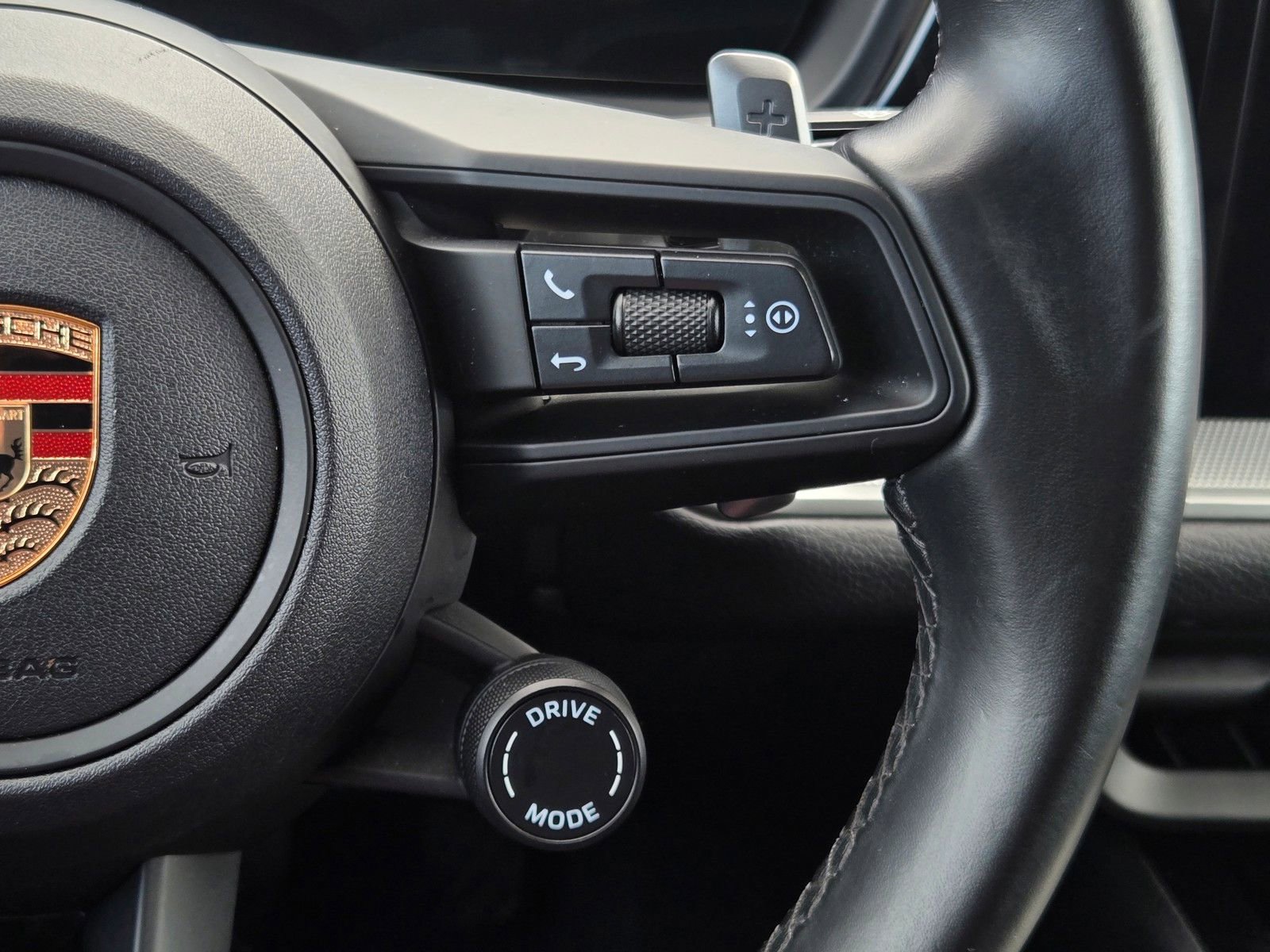 Used 2024 Porsche Cayenne image 21