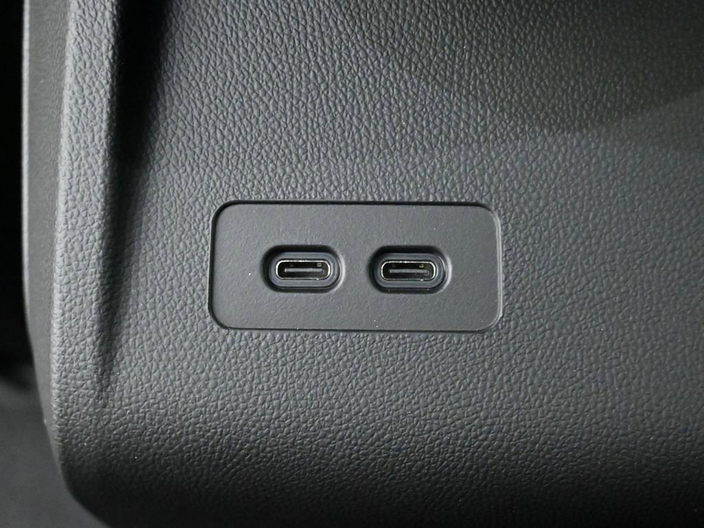 Used 2025 Cadillac Lyriq Luxury image 37