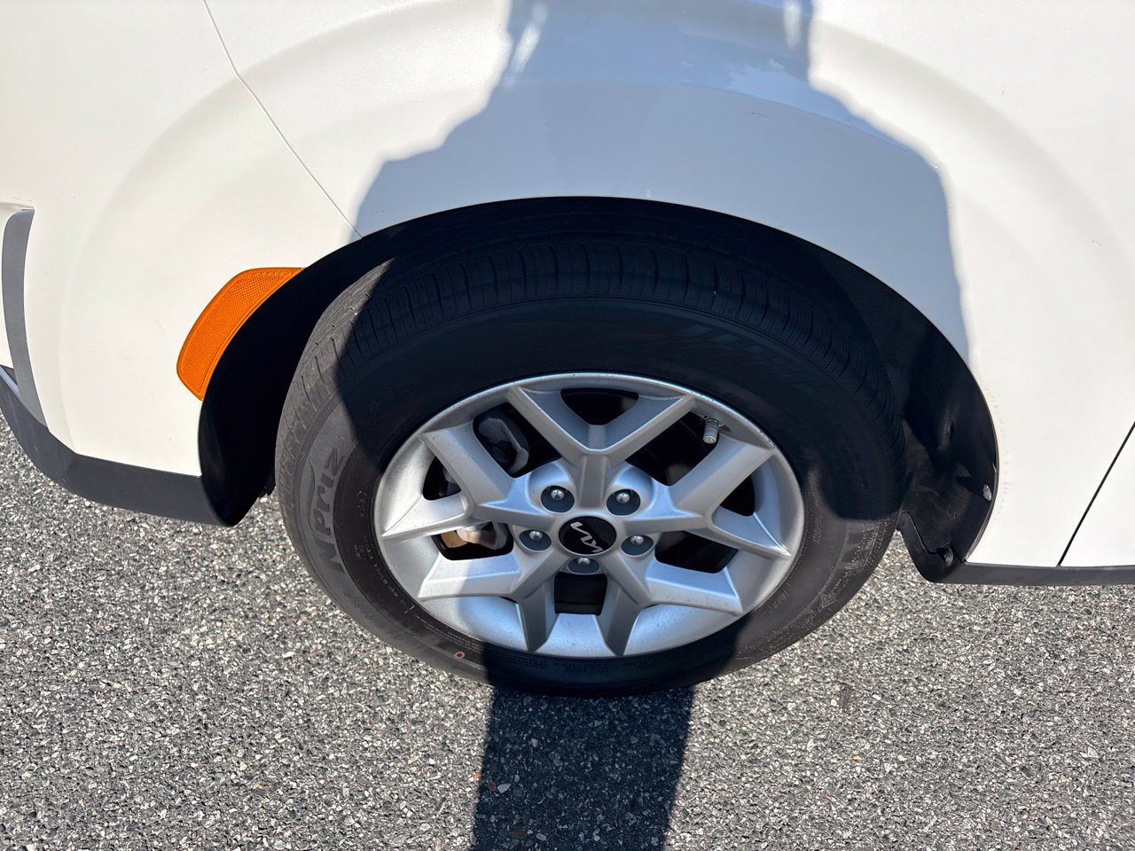 Used 2024 Kia Soul LX w/ Option Group 015 FWD image 13