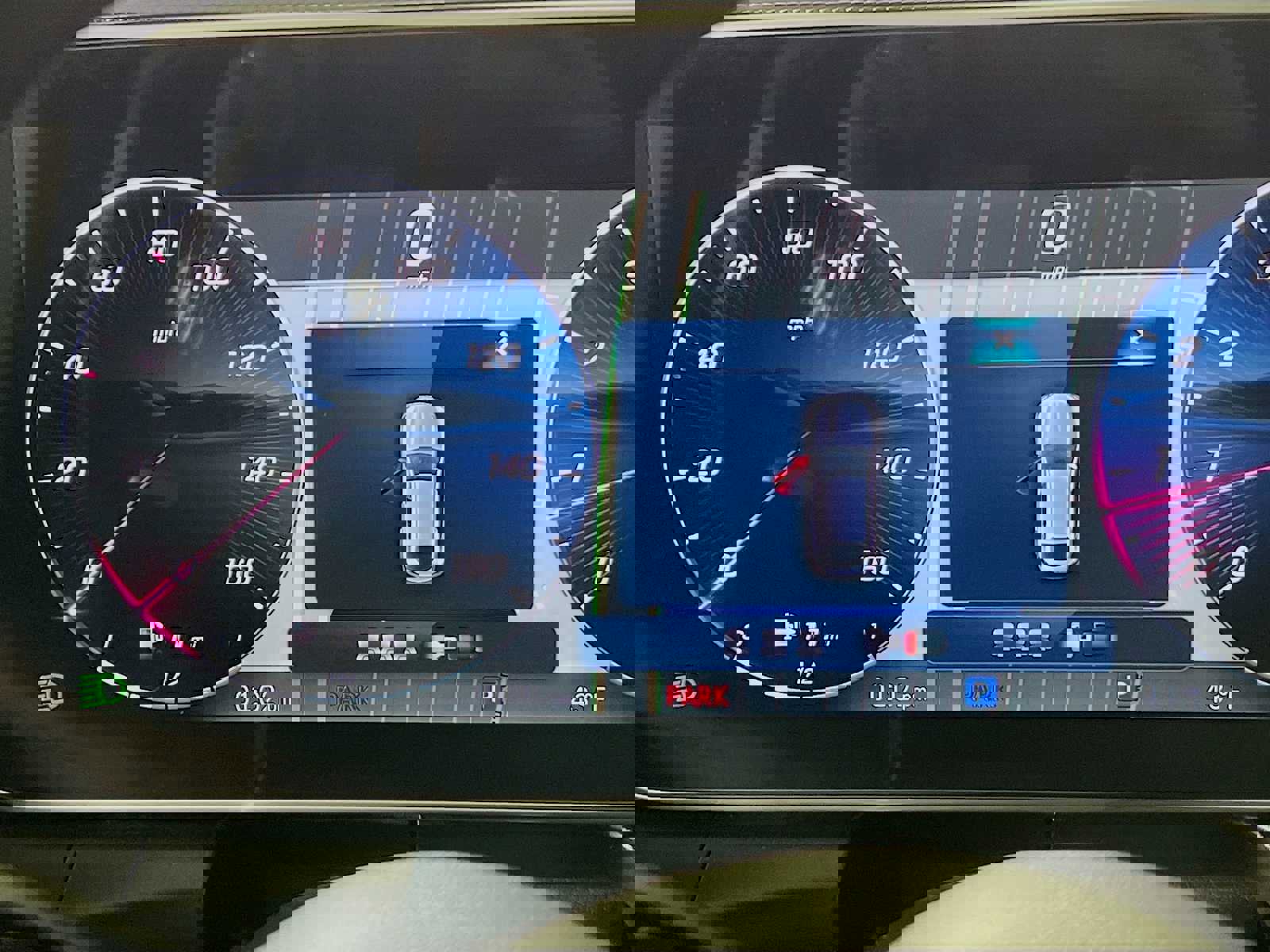 Used 2025 Mercedes-Benz GLC 300 4MATIC image 12