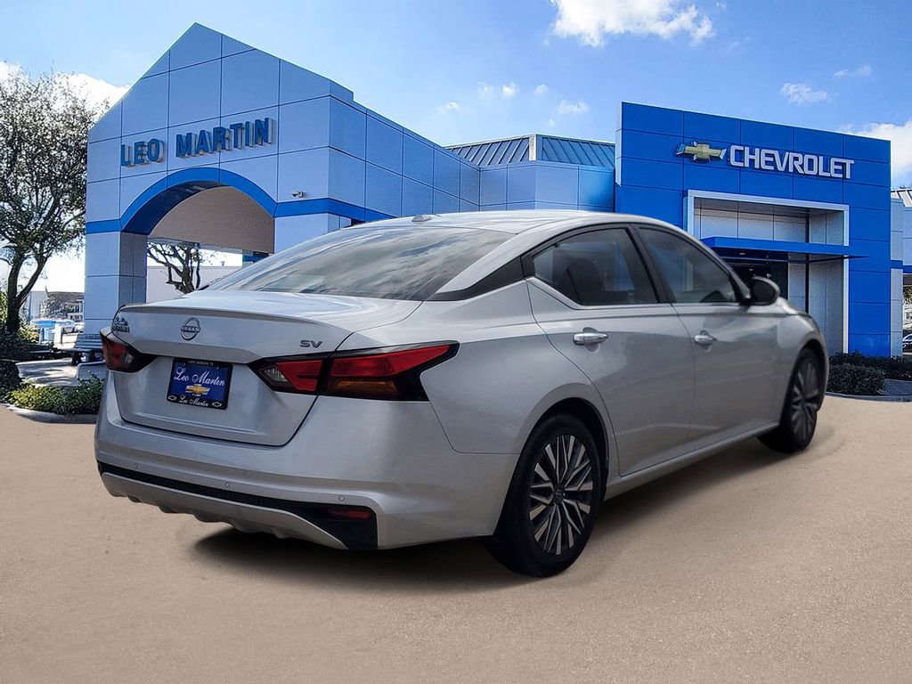Used 2023 Nissan Altima 2.5 SV image 3