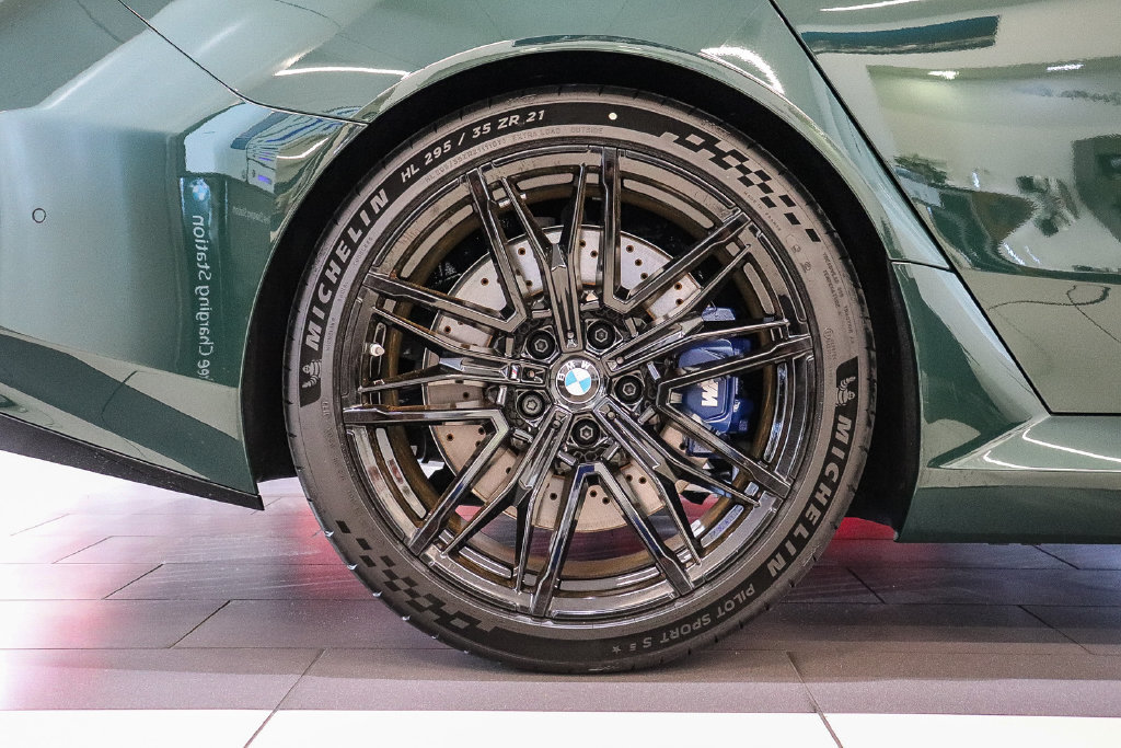 New 2027 BMW M5 w/ Executive Package AWD/4WD image 8