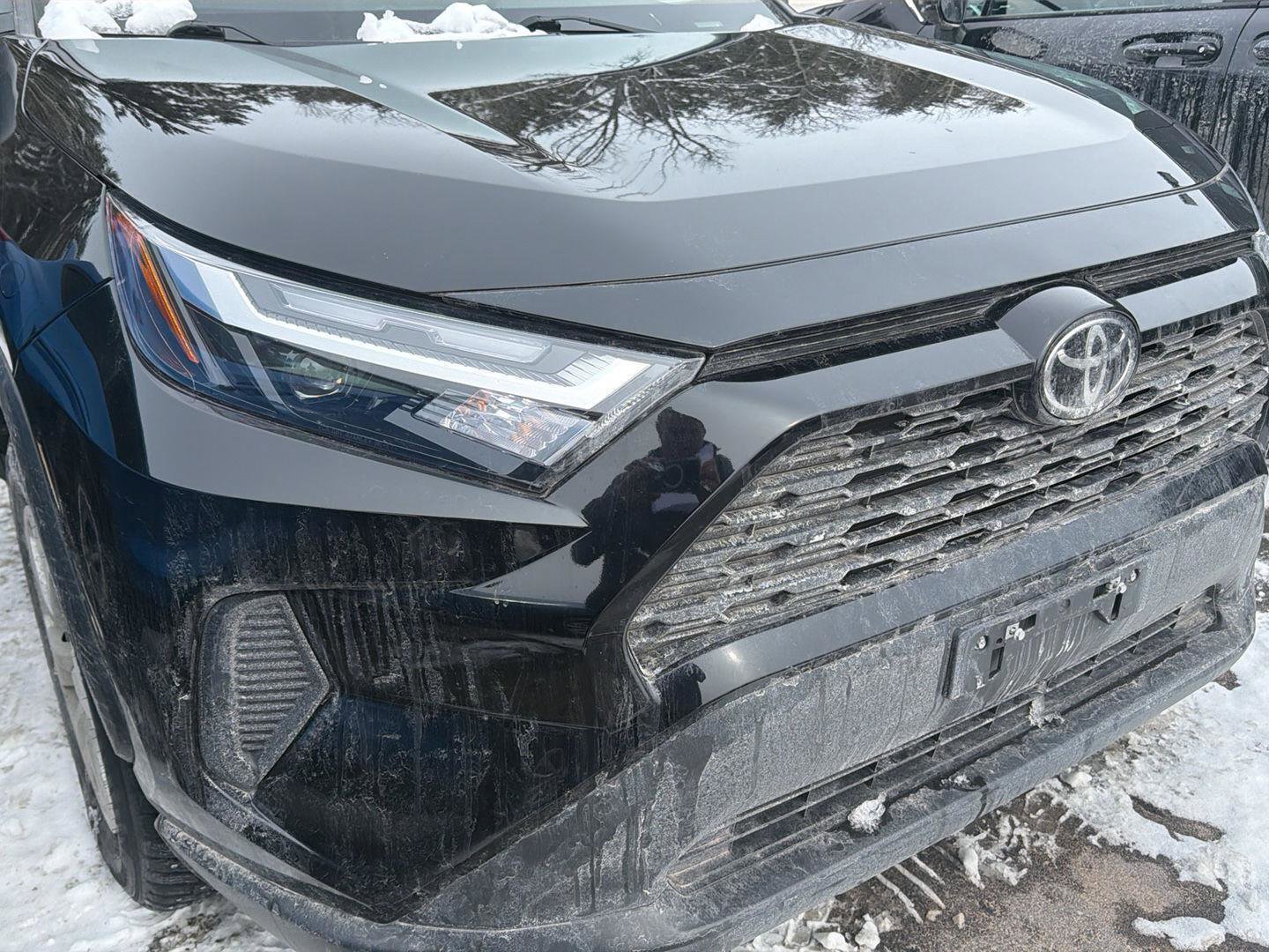 Used 2023 Toyota RAV4 LE image 4