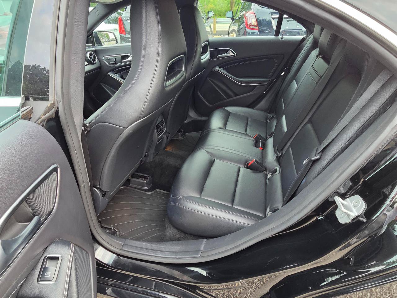 Used 2015 Mercedes-Benz CLA 250 4MATIC image 16
