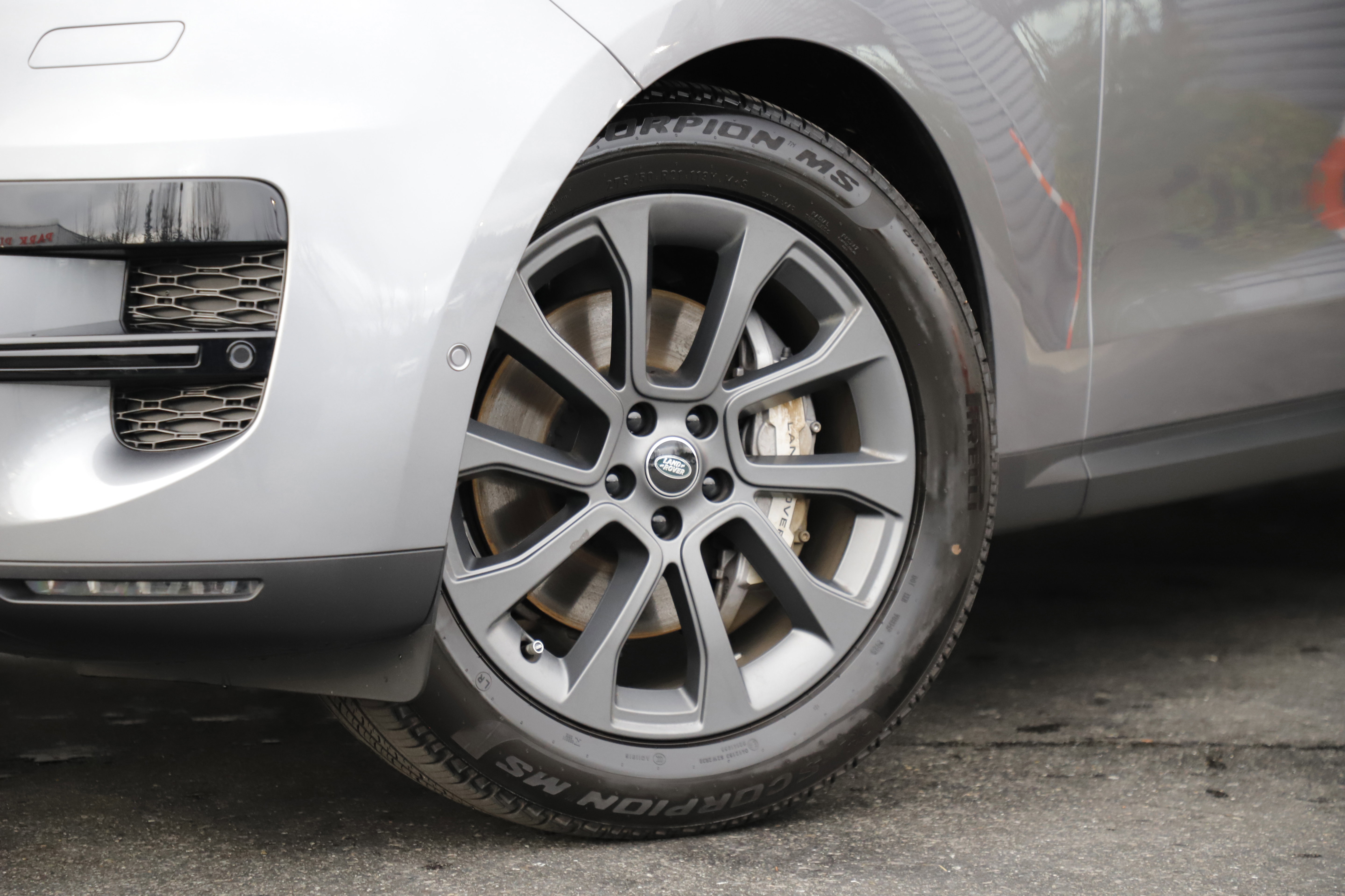 Certified 2025 Land Rover Range Rover Sport image 2