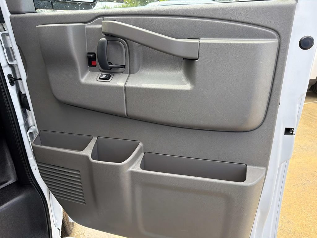 Used 2024 Chevrolet Express 2500 w/ Driver Convenience Package RWD image 17