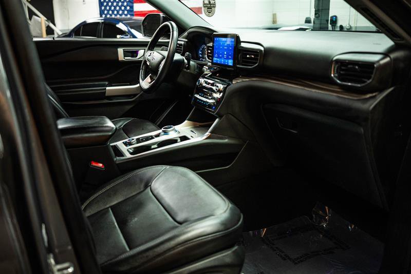 Used 2023 Ford Explorer Limited AWD/4WD image 15