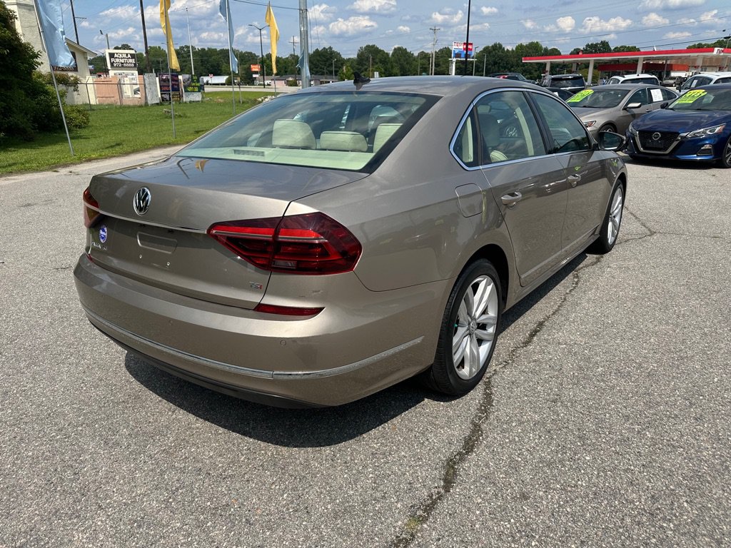 Used 2017 Volkswagen Passat 1.8T SE FWD image 5