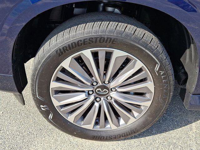 Used 2025 INFINITI QX80 Sensory image 8