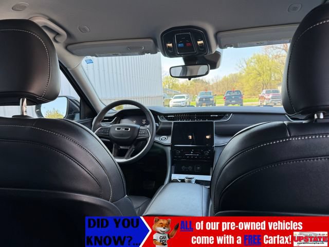 Used 2023 Jeep Grand Cherokee L Limited AWD/4WD image 10