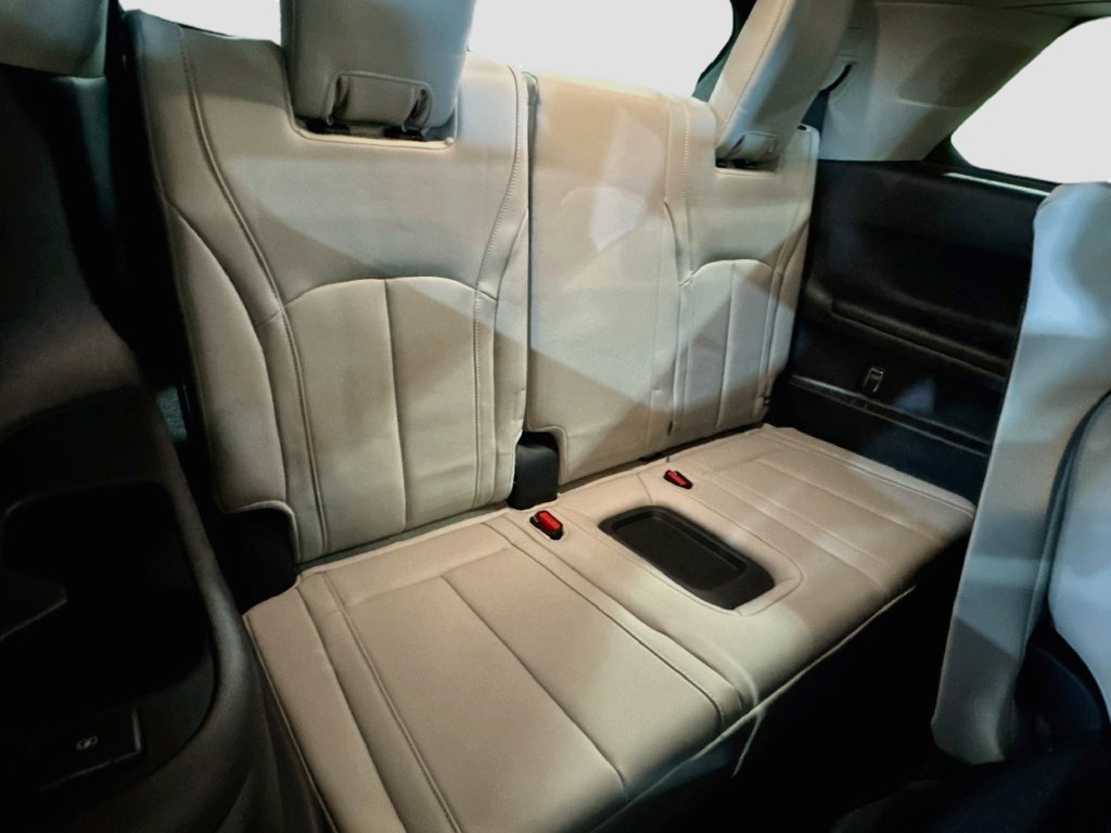 New 2027 INFINITI QX60 Luxe w/ Cargo Package FWD image 29