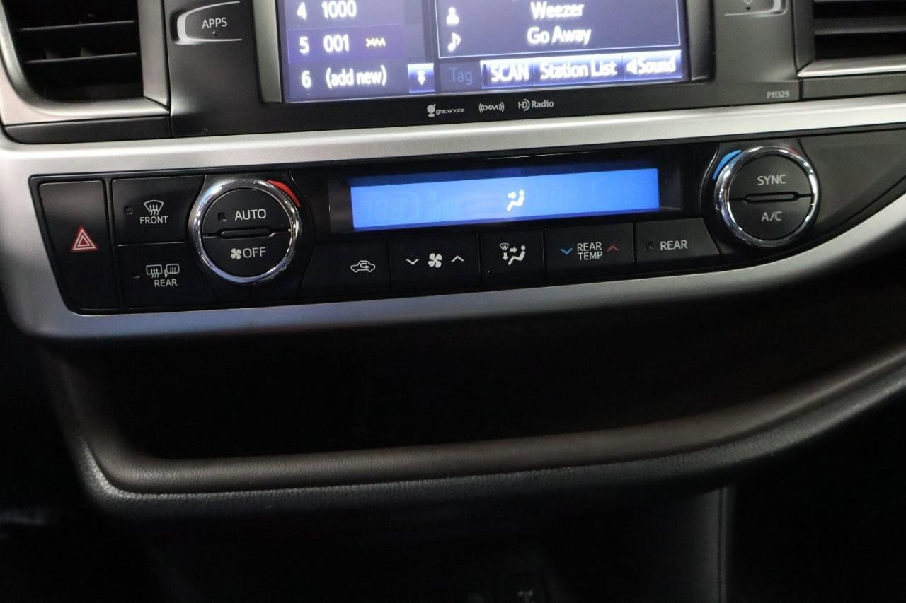 Used 2017 Toyota Highlander Plus AWD/4WD image 16