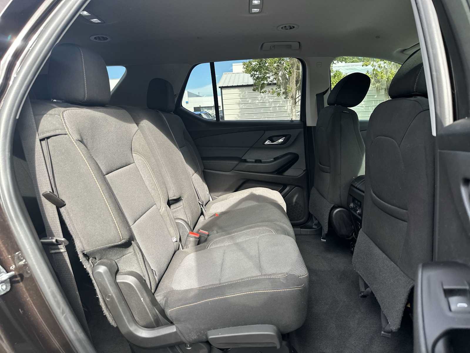 Used 2019 Chevrolet Traverse LT FWD image 18