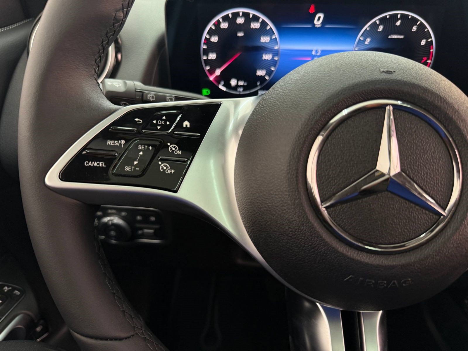 New 2026 Mercedes-Benz GLB 250 image 13