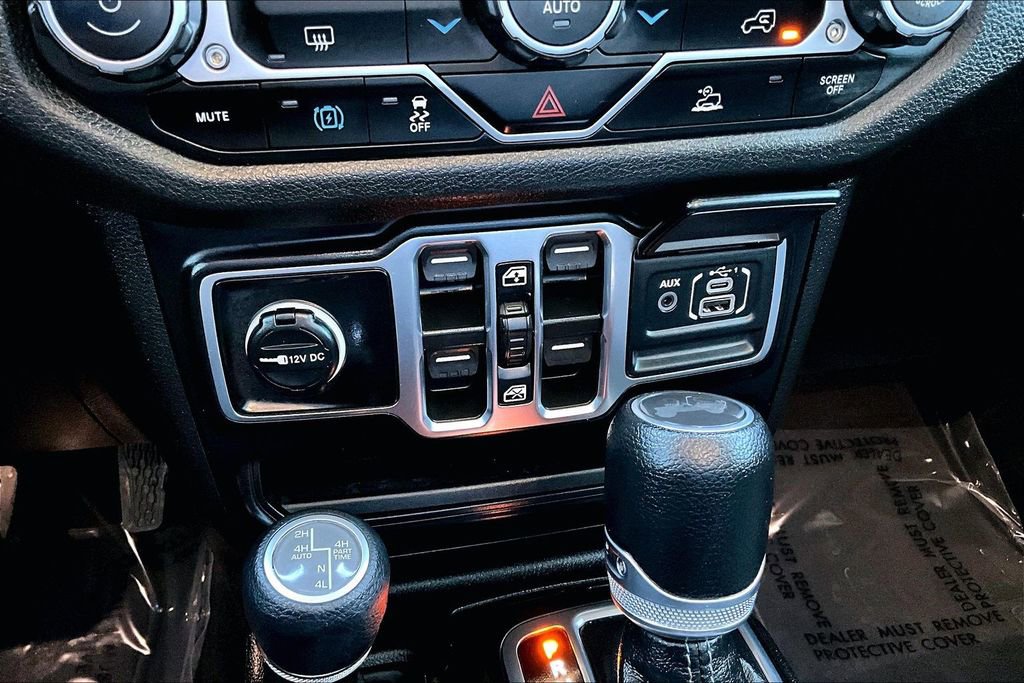 Used 2024 Jeep Wrangler Unlimited image 12