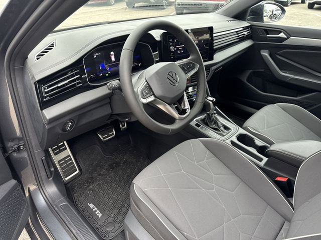 Used 2025 Volkswagen Jetta Sport image 10