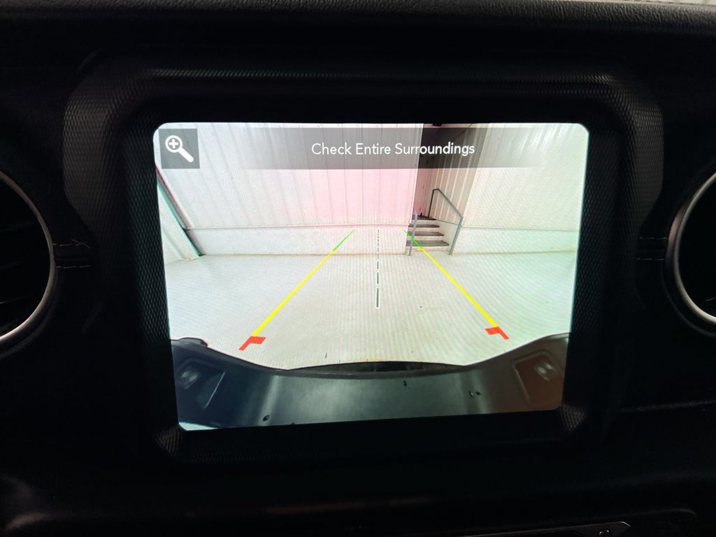 Used 2022 Jeep Gladiator Overland w/ Popular Equipment Package AWD/4WD image 16