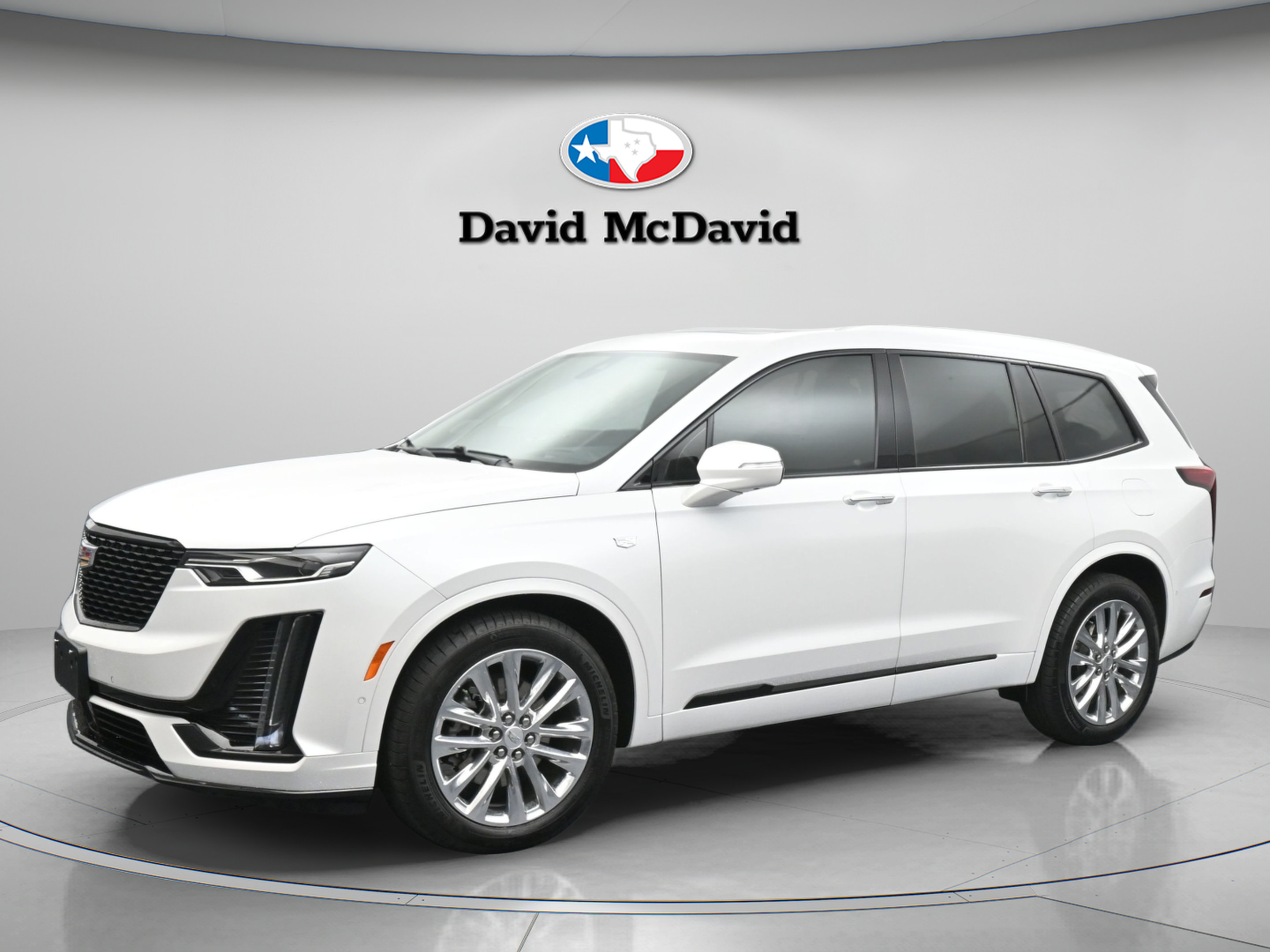 Used 2023 Cadillac XT6 Premium Luxury w/ Technology Package FWD image 1