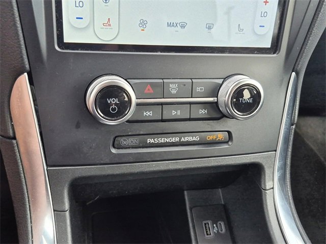 Used 2024 Ford Edge Titanium image 40