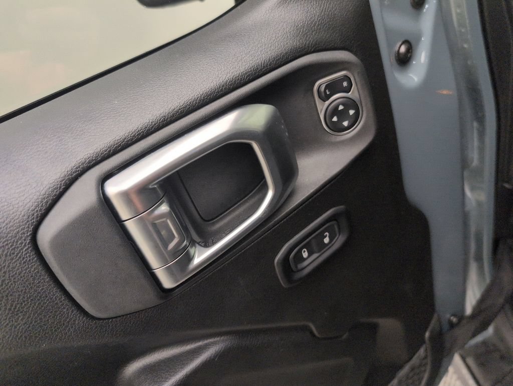 Used 2025 Jeep Gladiator Sport AWD/4WD image 30