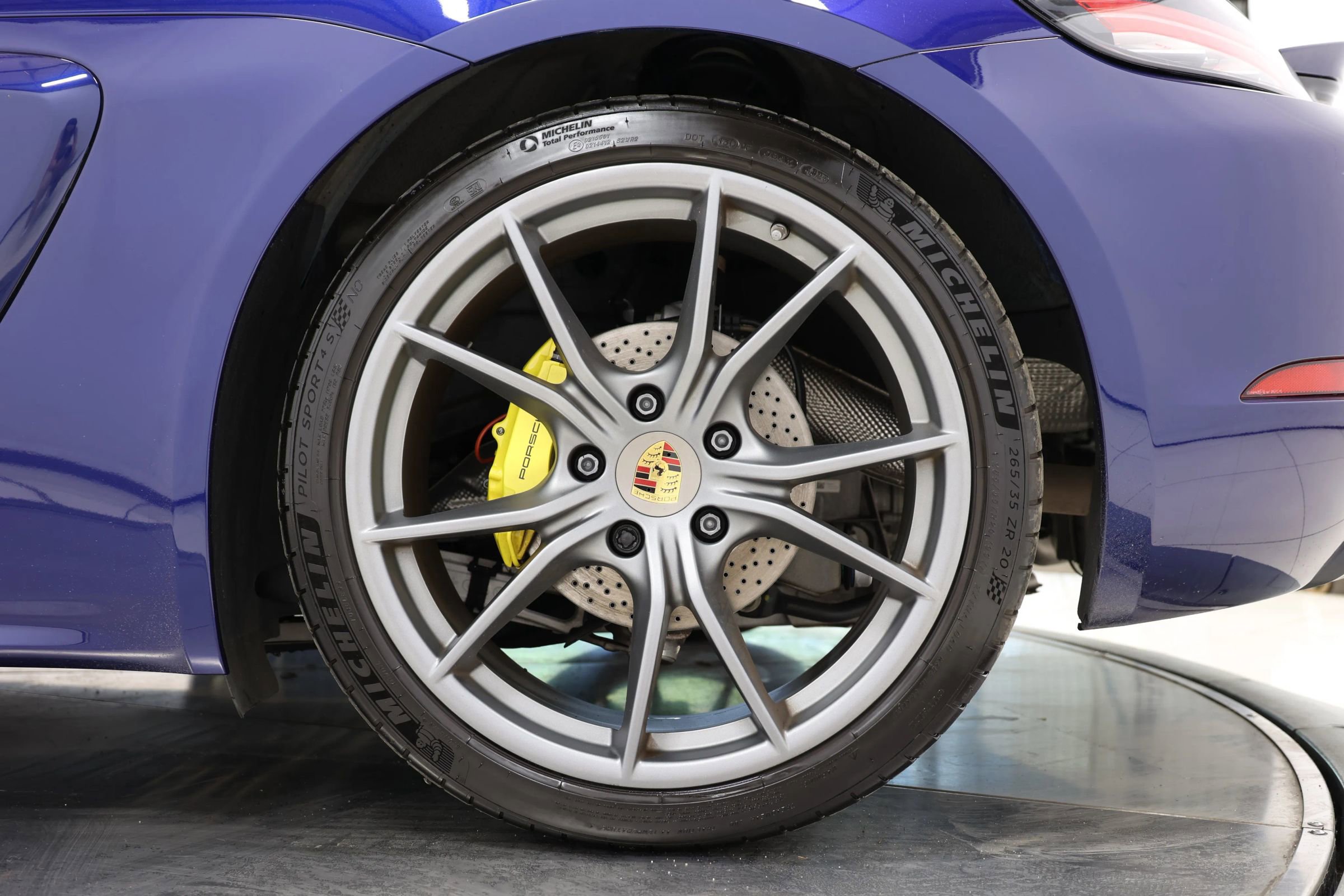 Used 2021 Porsche 718 Cayman RWD image 70
