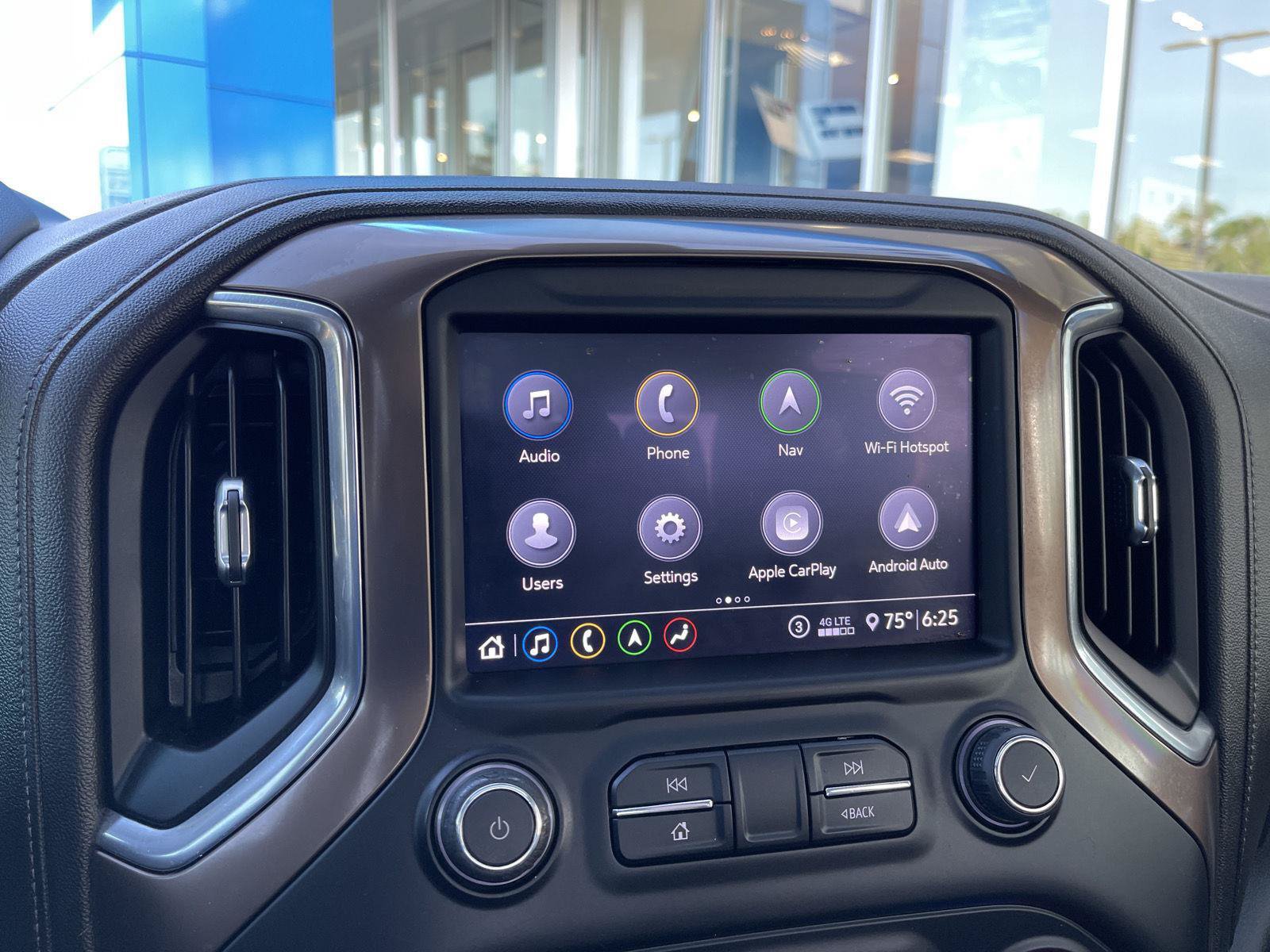 Used 2020 Chevrolet Silverado 1500 High Country w/ Technology Package AWD/4WD image 29