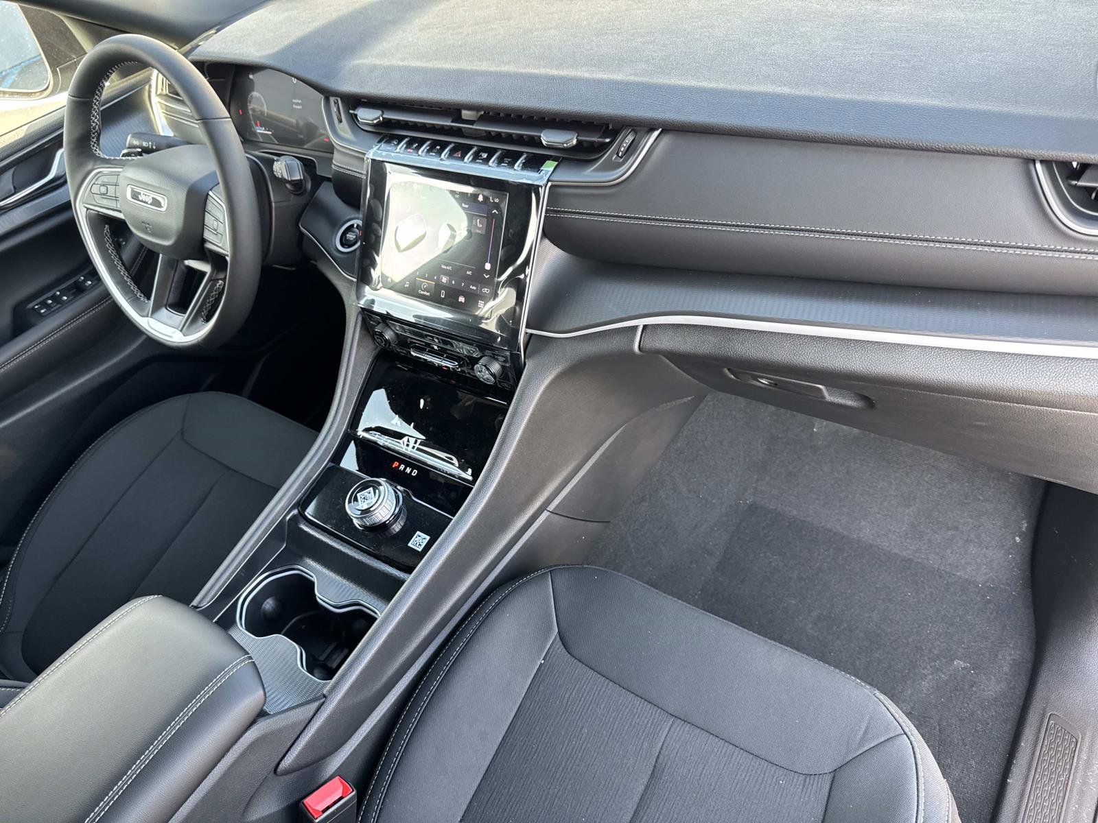 New 2026 Jeep Grand Cherokee L 2WD image 34