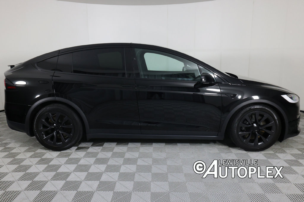 Used 2023 Tesla Model X AWD/4WD image 4