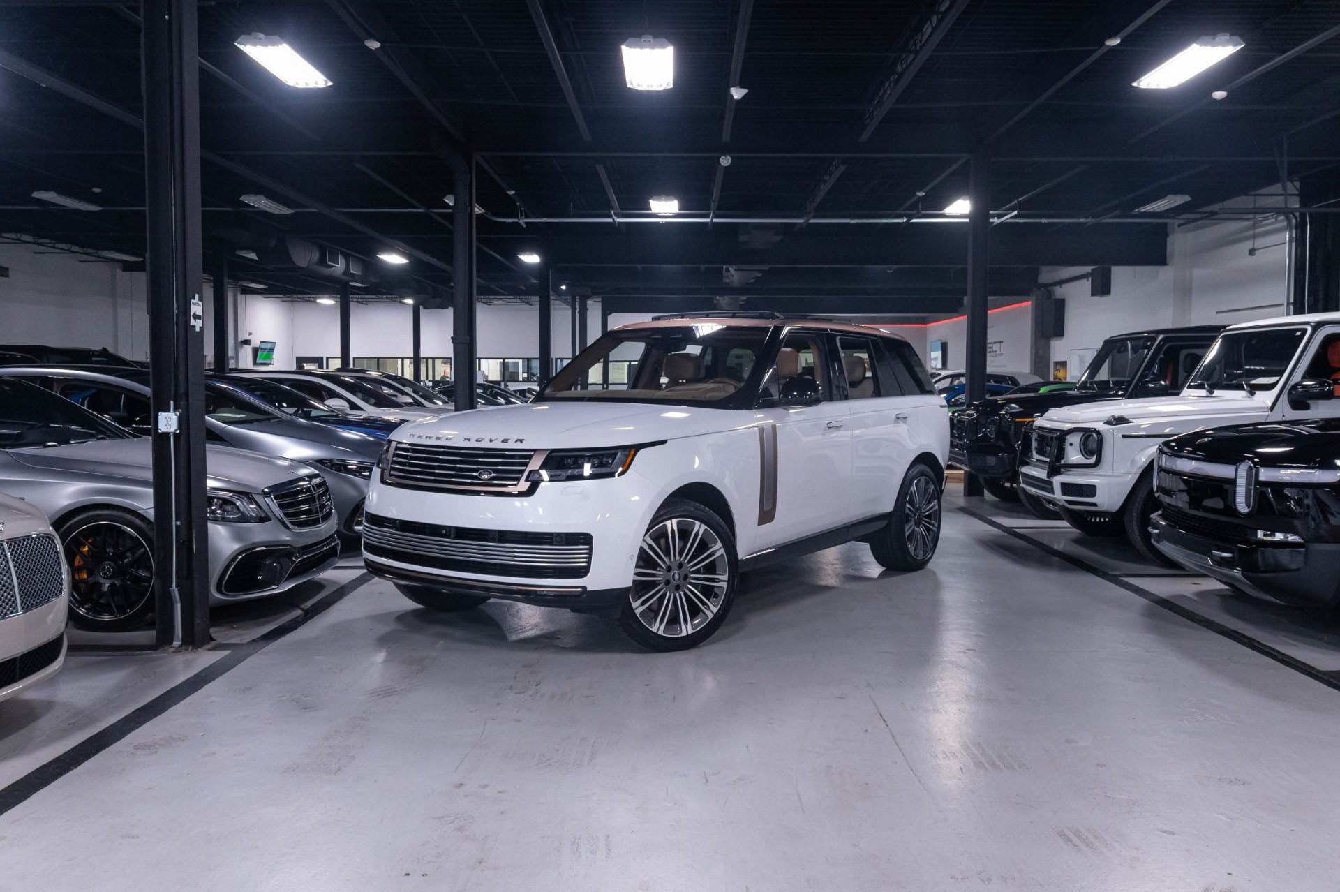 Used 2023 Land Rover Range Rover SV AWD/4WD image 88