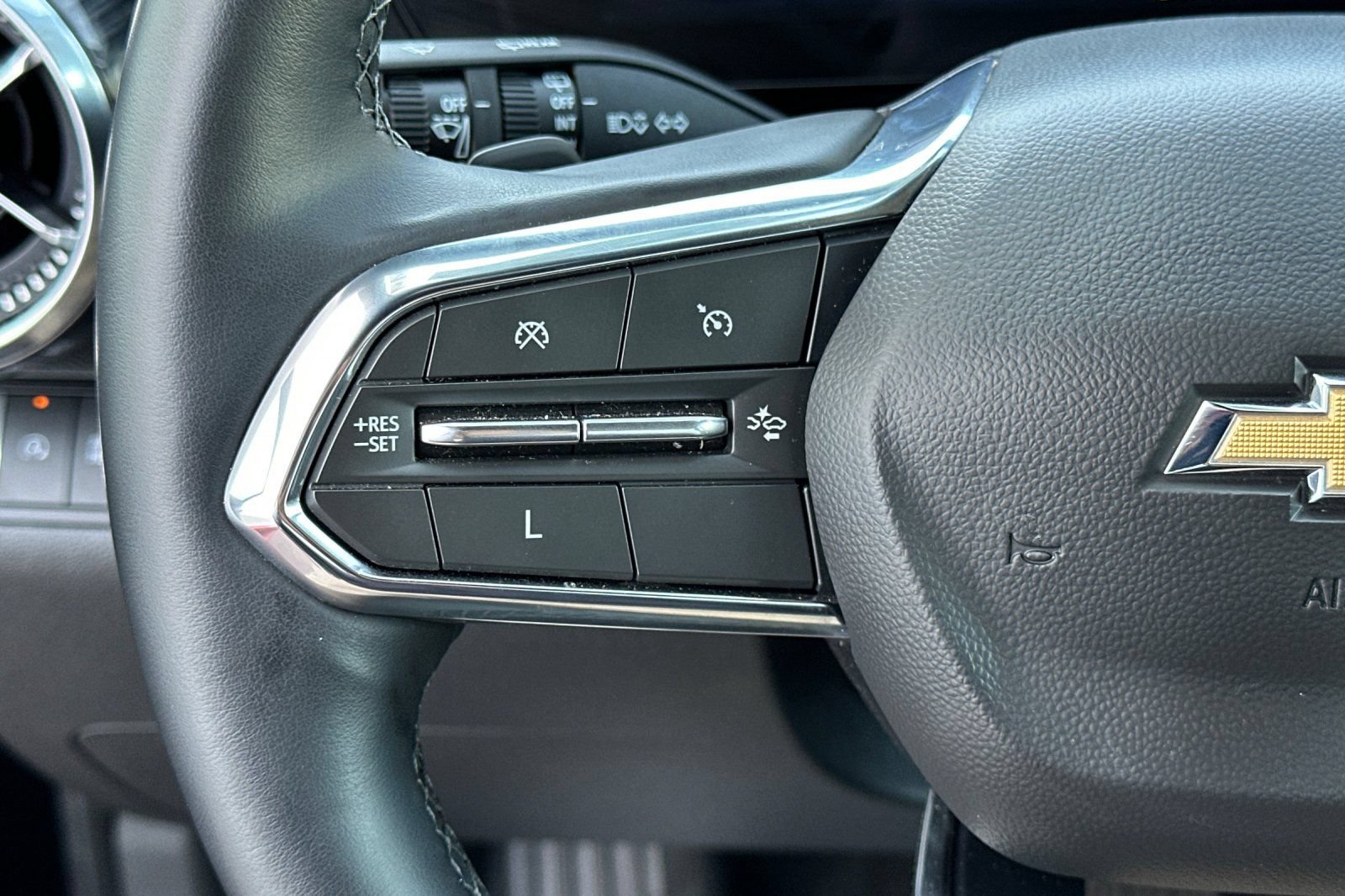Used 2025 Chevrolet Equinox LT w/ Safety and Technology Package FWD image 31