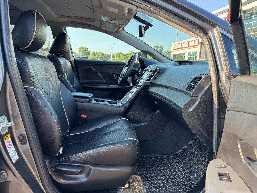 Used 2016 Toyota Venza AWD image 19