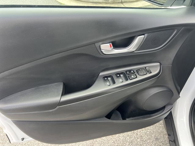 Certified 2023 Hyundai Kona SEL w/ Convenience Package image 11