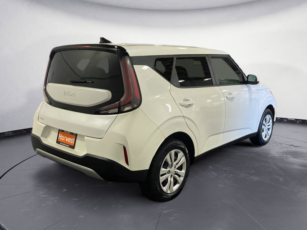 Used 2023 Kia Soul LX FWD image 7