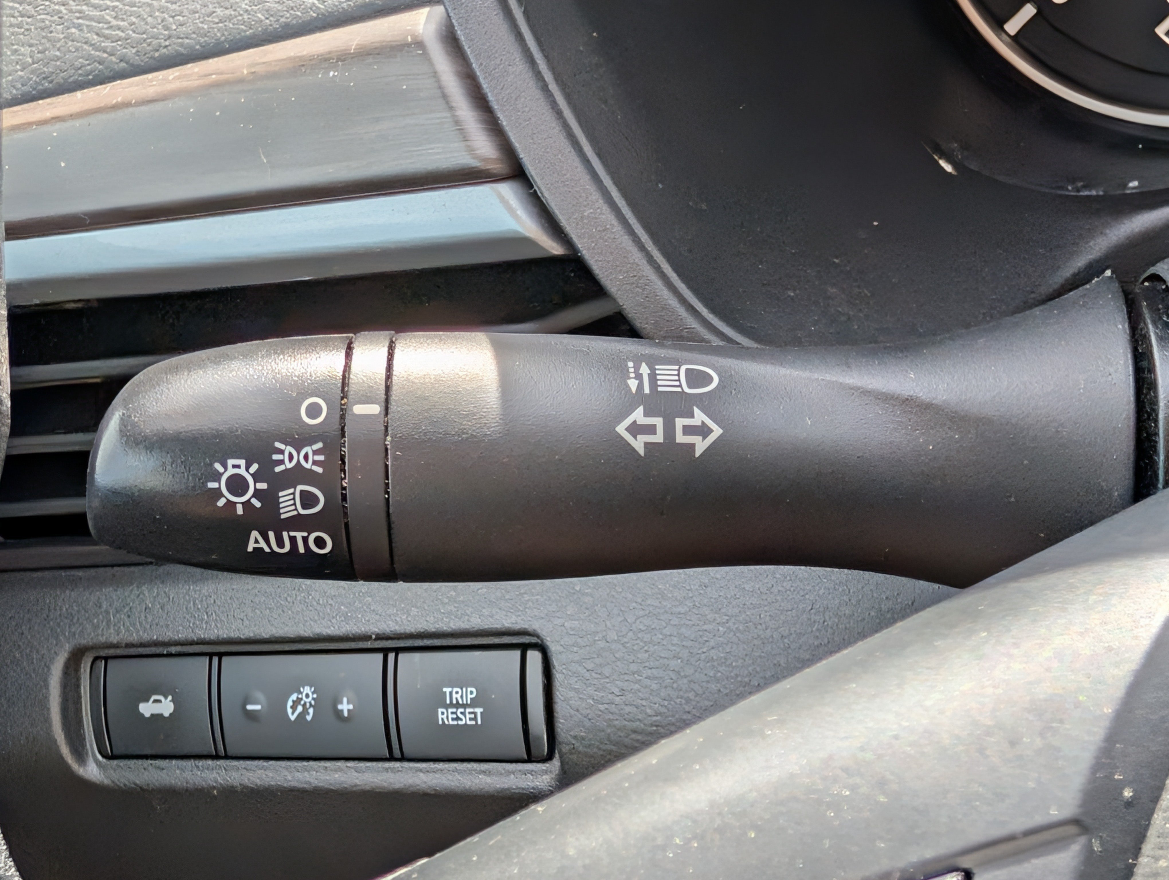 Used 2024 Nissan Altima 2.5 SV FWD image 30