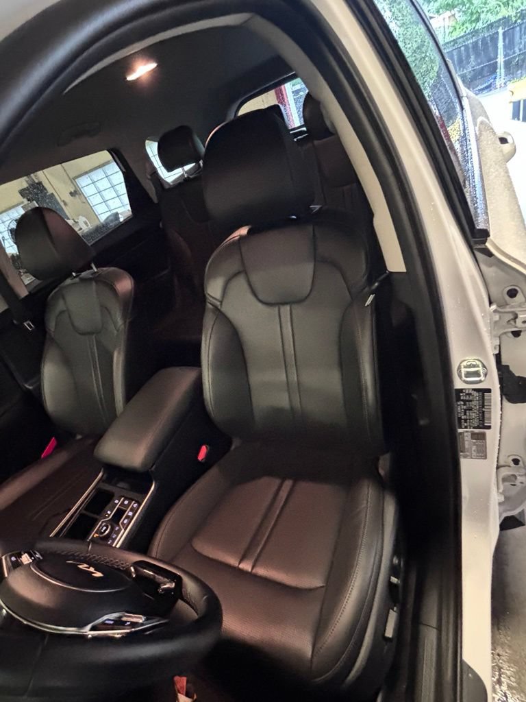 Used 2025 Kia Sorento S AWD/4WD image 11