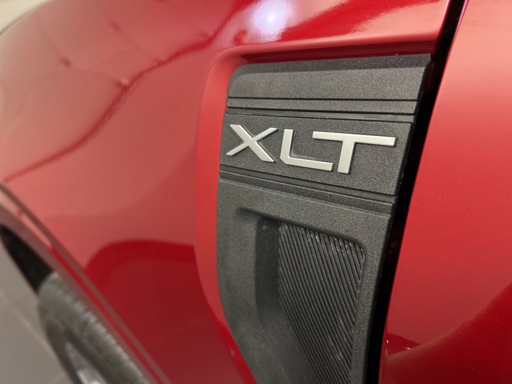 New 2025 Ford Maverick XLT w/ XLT Luxury Package image 32