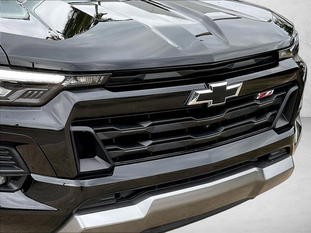 Used 2025 Chevrolet Colorado Z71 w/ Technology Package AWD/4WD image 29