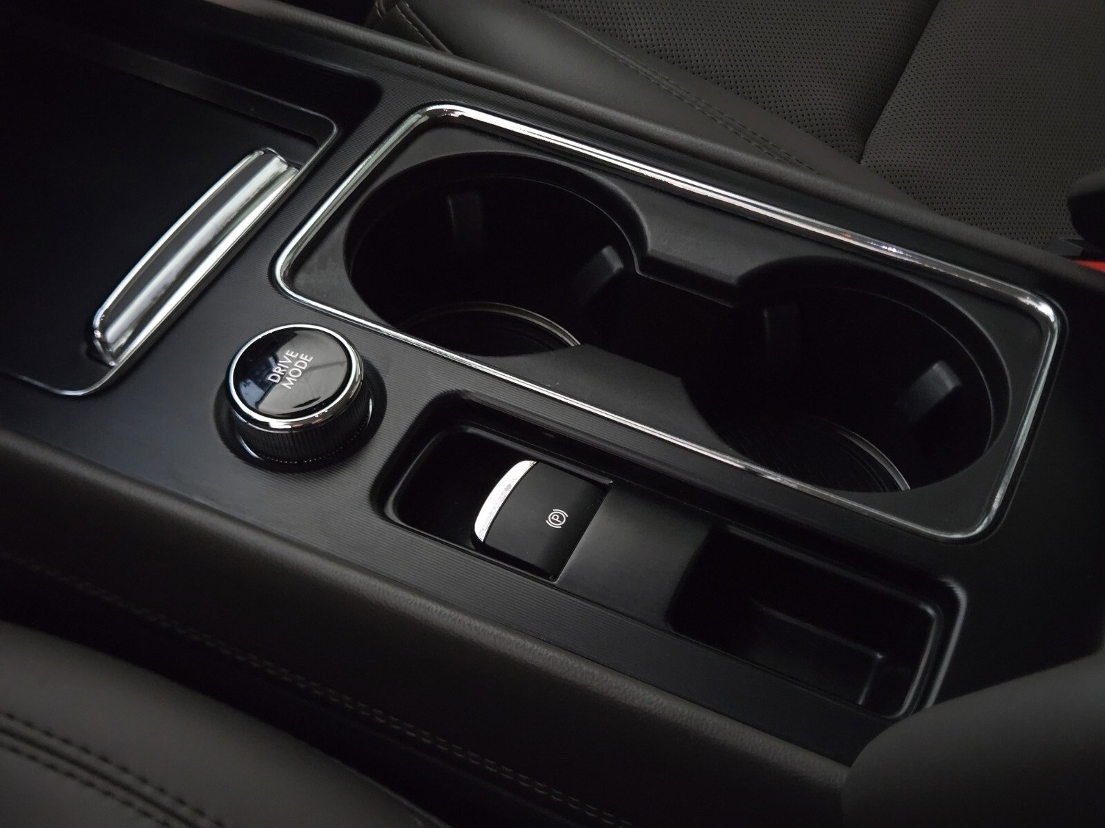 Used 2023 Lincoln Corsair Reserve image 28