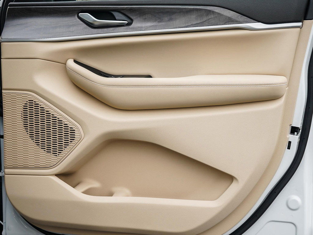 New 2025 Jeep Grand Cherokee Limited image 9