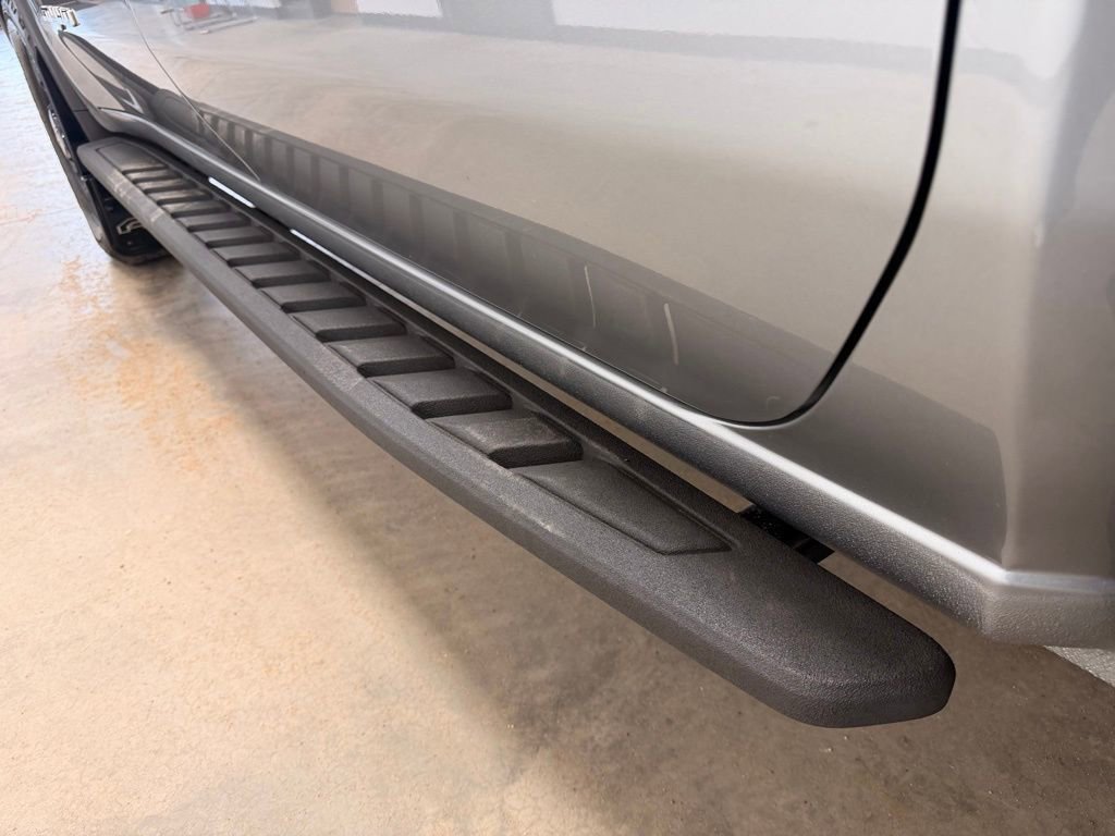 Used 2024 GMC Sierra 3500 AT4 w/ AT4 Premium Plus Package image 18