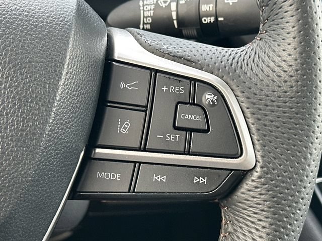 Used 2025 Toyota Sienna Limited FWD image 22