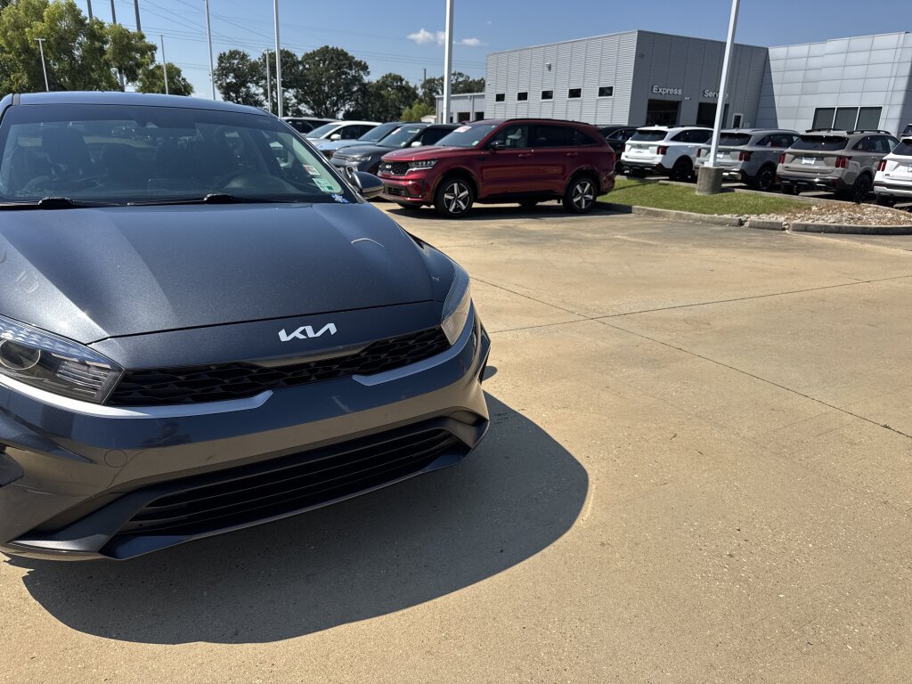 Certified 2022 Kia Forte Sedan FWD image 8