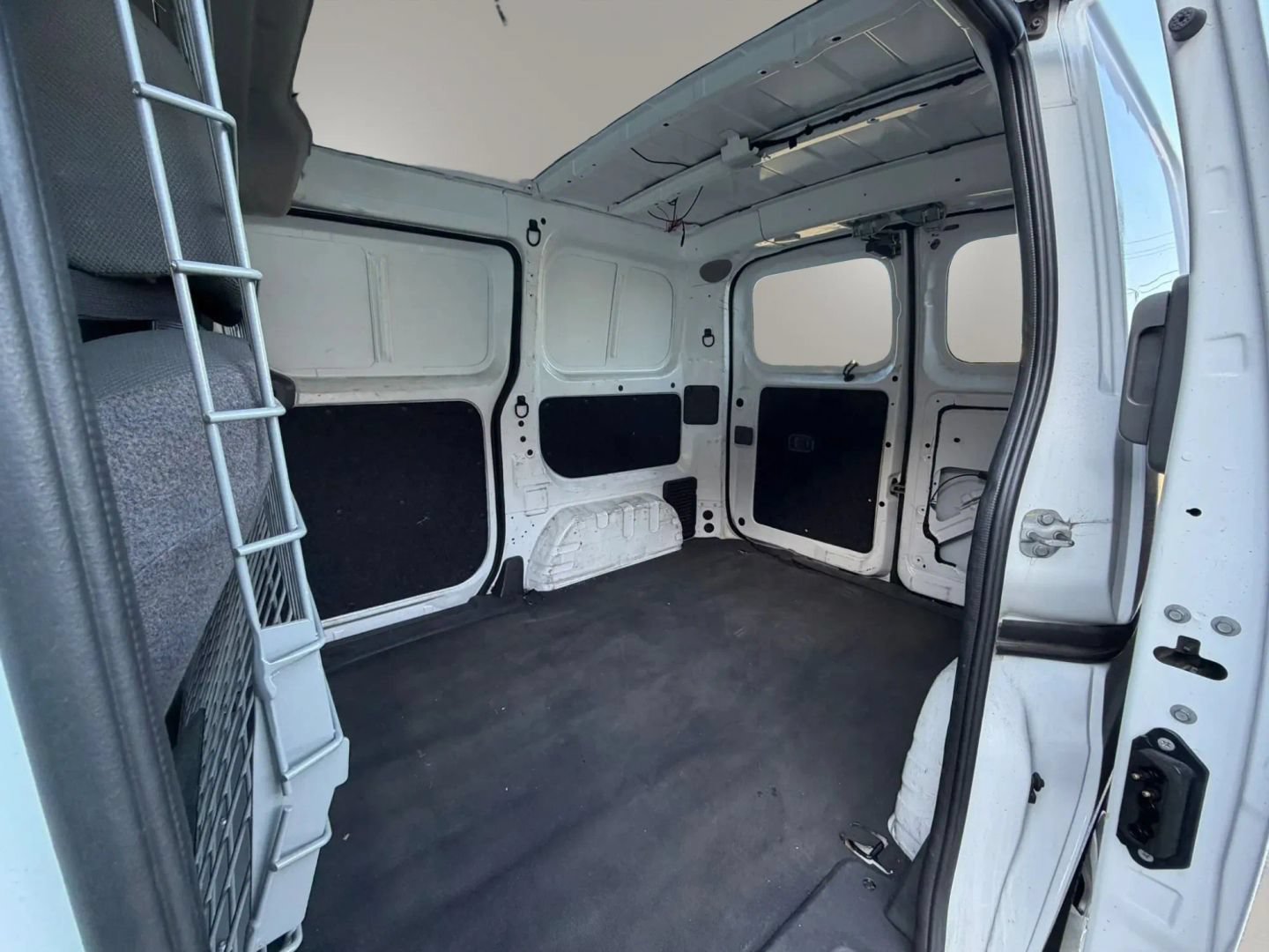 Used 2020 Nissan NV200 SV w/ Back Door Glass Package FWD image 12