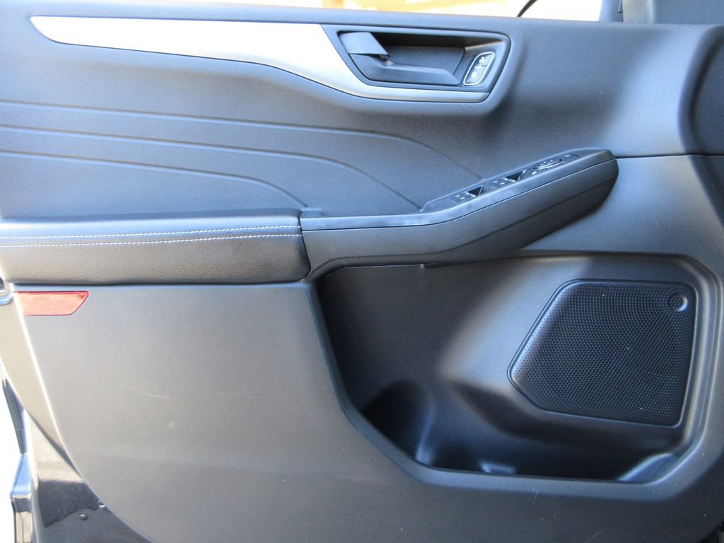 Certified 2024 Ford Escape Active FWD image 9