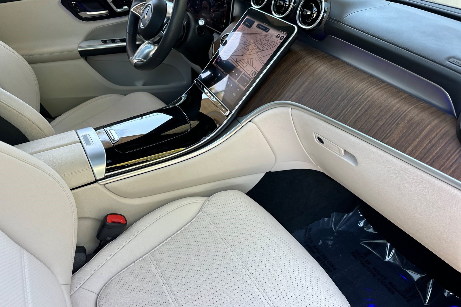Used 2023 Mercedes-Benz GLC 300 4MATIC image 36