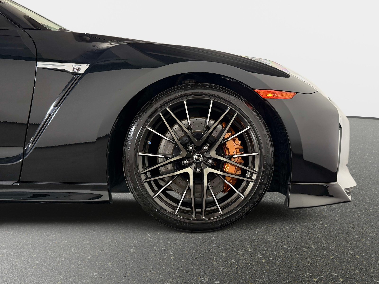 Used 2021 Nissan GT-R Premium AWD/4WD image 20