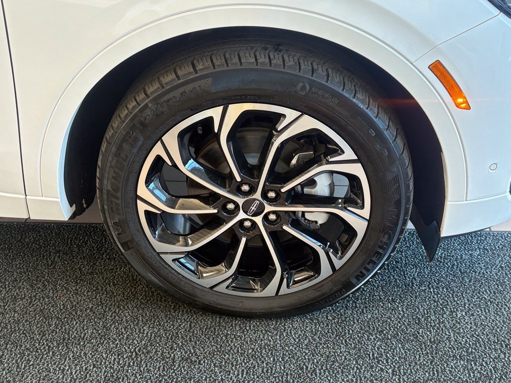 Used 2024 Lincoln Nautilus Reserve w/ Equipment Group 203A AWD/4WD image 22