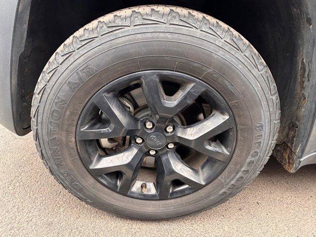 Used 2016 Jeep Cherokee Trailhawk w/ Leather Interior Group AWD/4WD image 6
