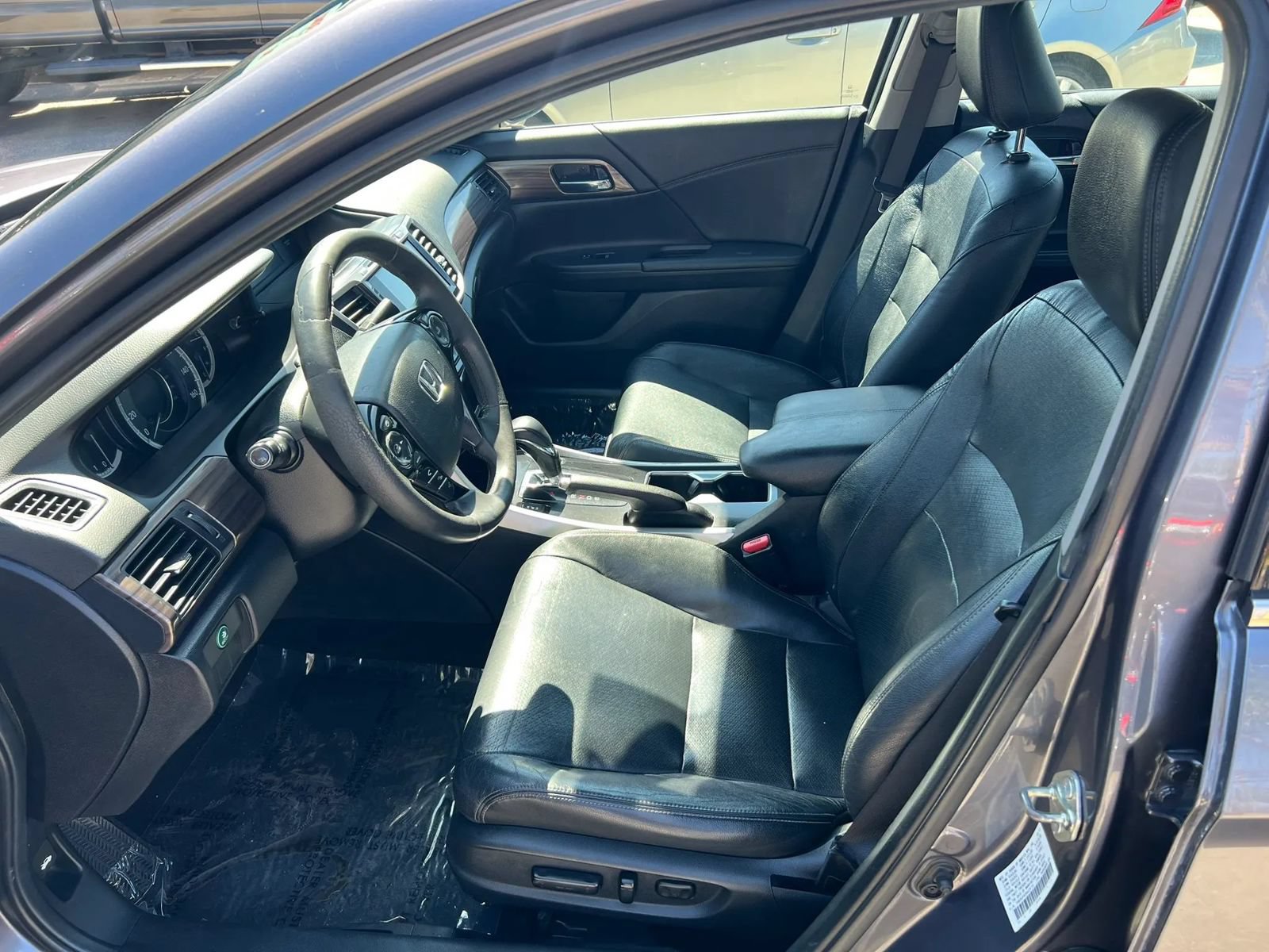 Used 2017 Honda Accord EX-L image 8