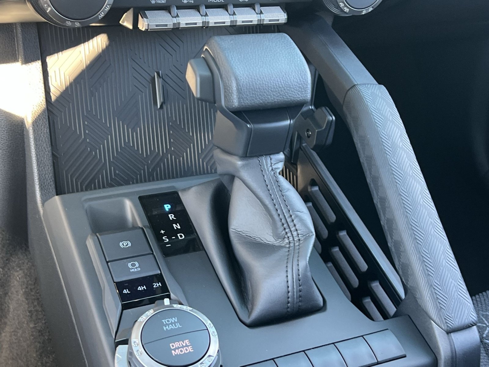 New 2026 Toyota 4Runner SR5 AWD/4WD image 15